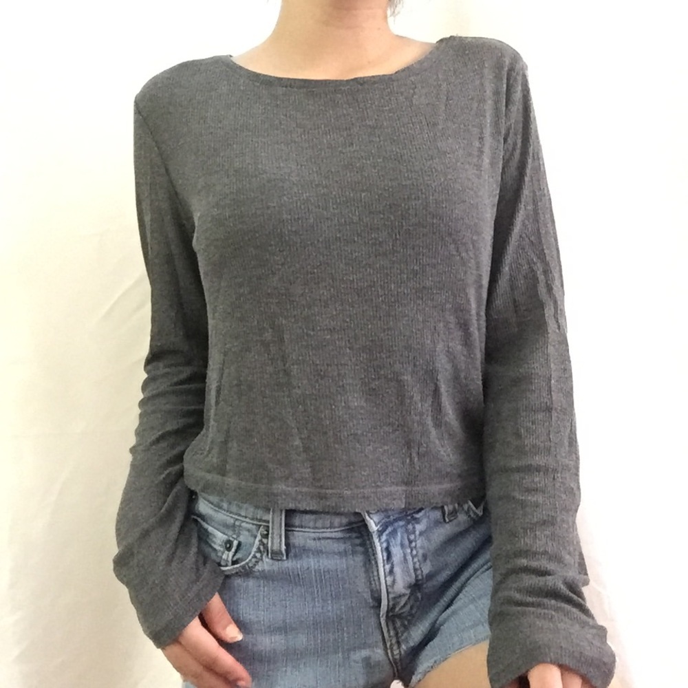 Grey long sleeve crop shirt
